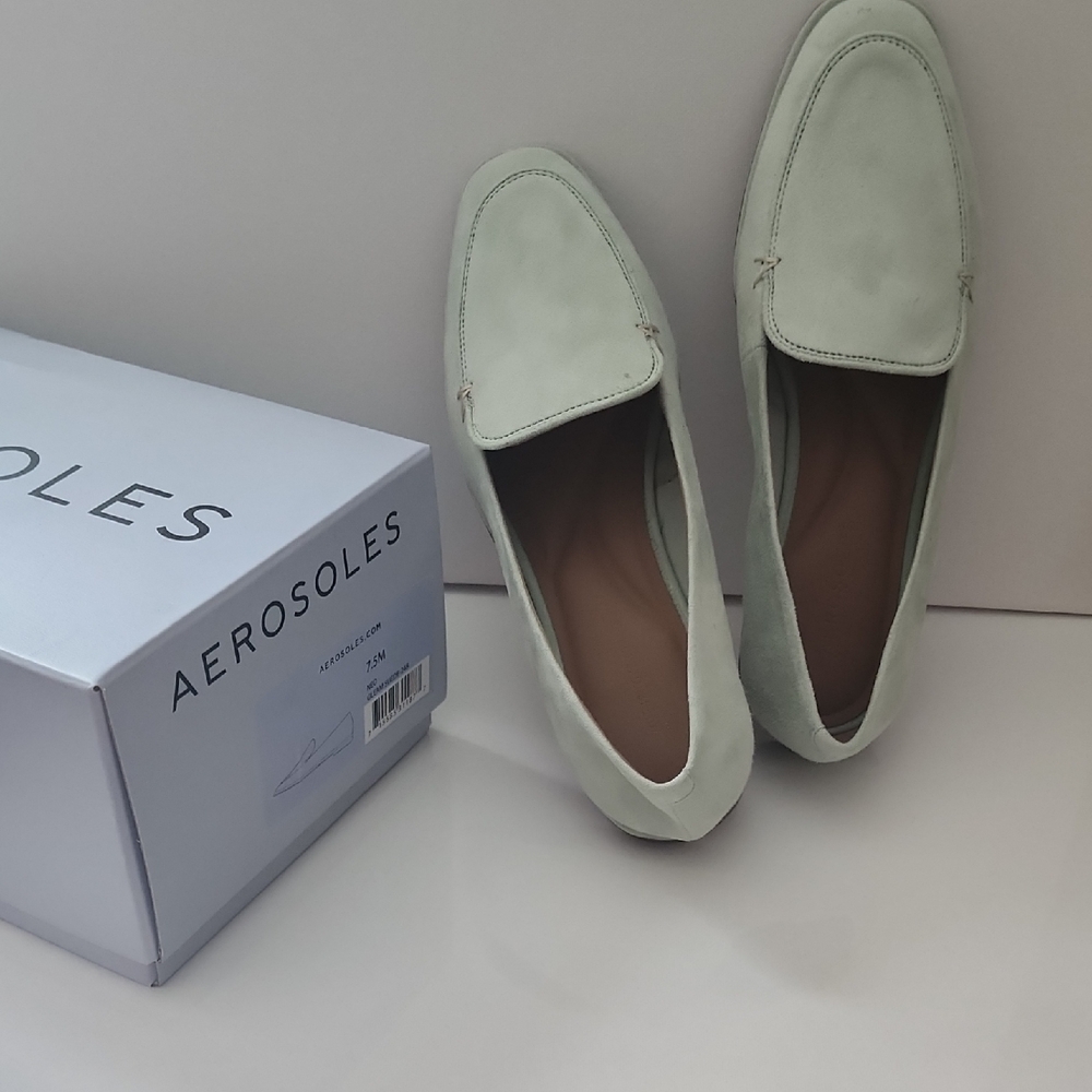 AEROSOLES Women's Elegant Cream Loafers MINT, 7.5M US, New.